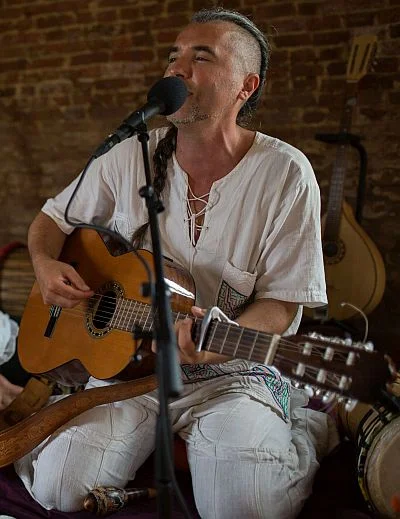 marijngitaarklein.jpg
