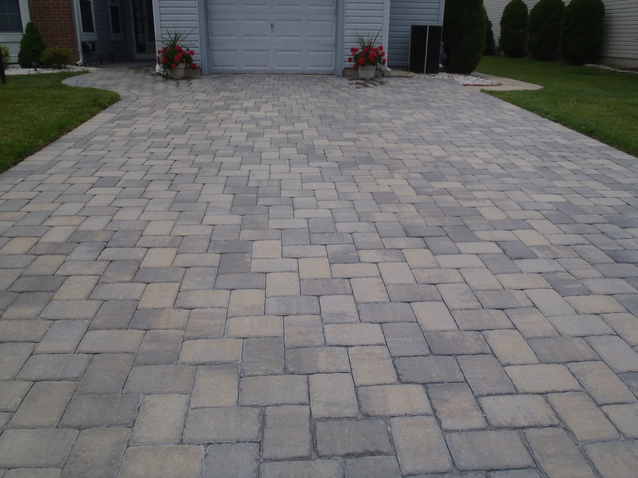 Paver driveway .JPG
