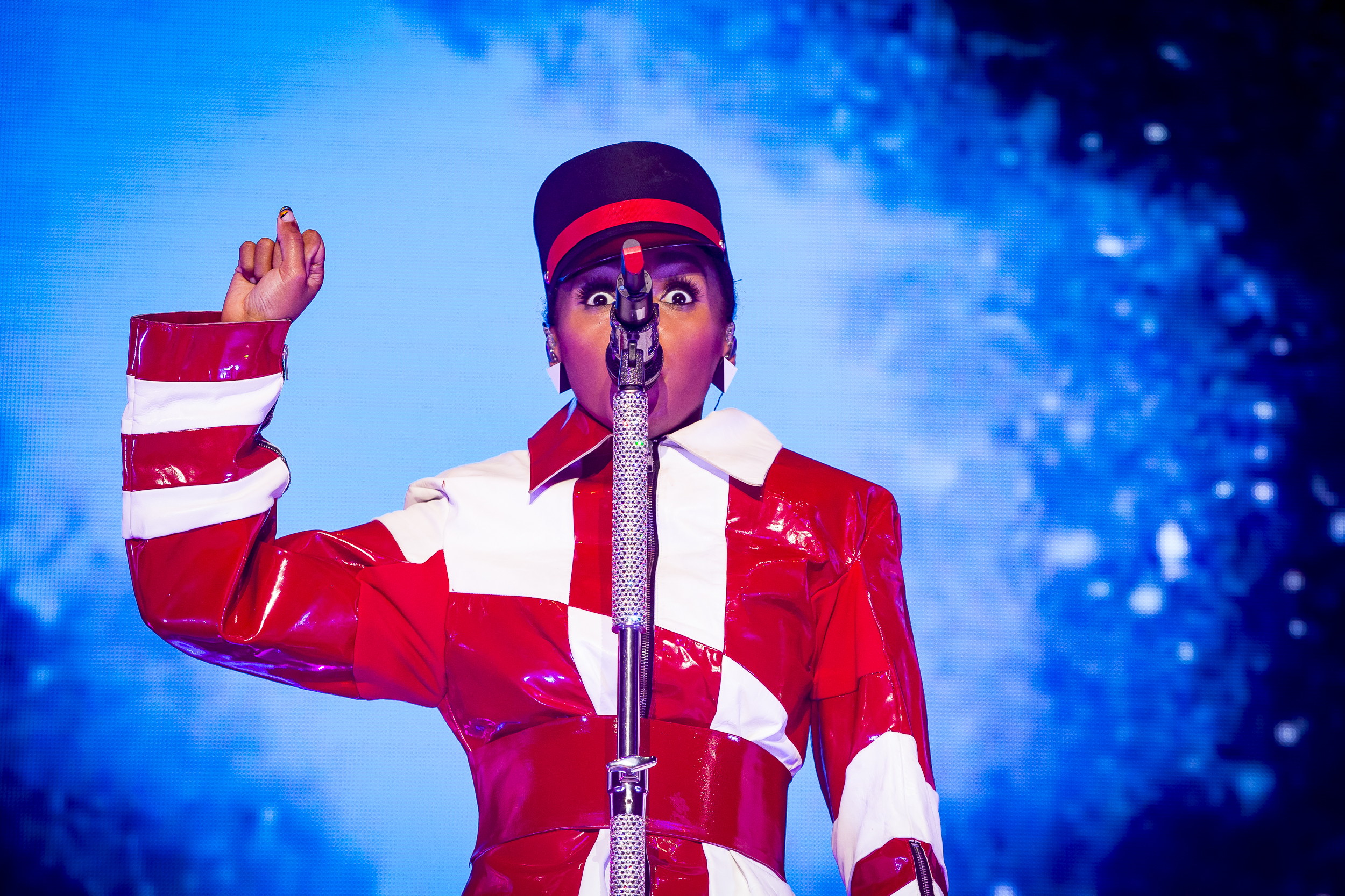 AU5Y8900janellemonae-roundhouse-lloydwinters-web.JPG