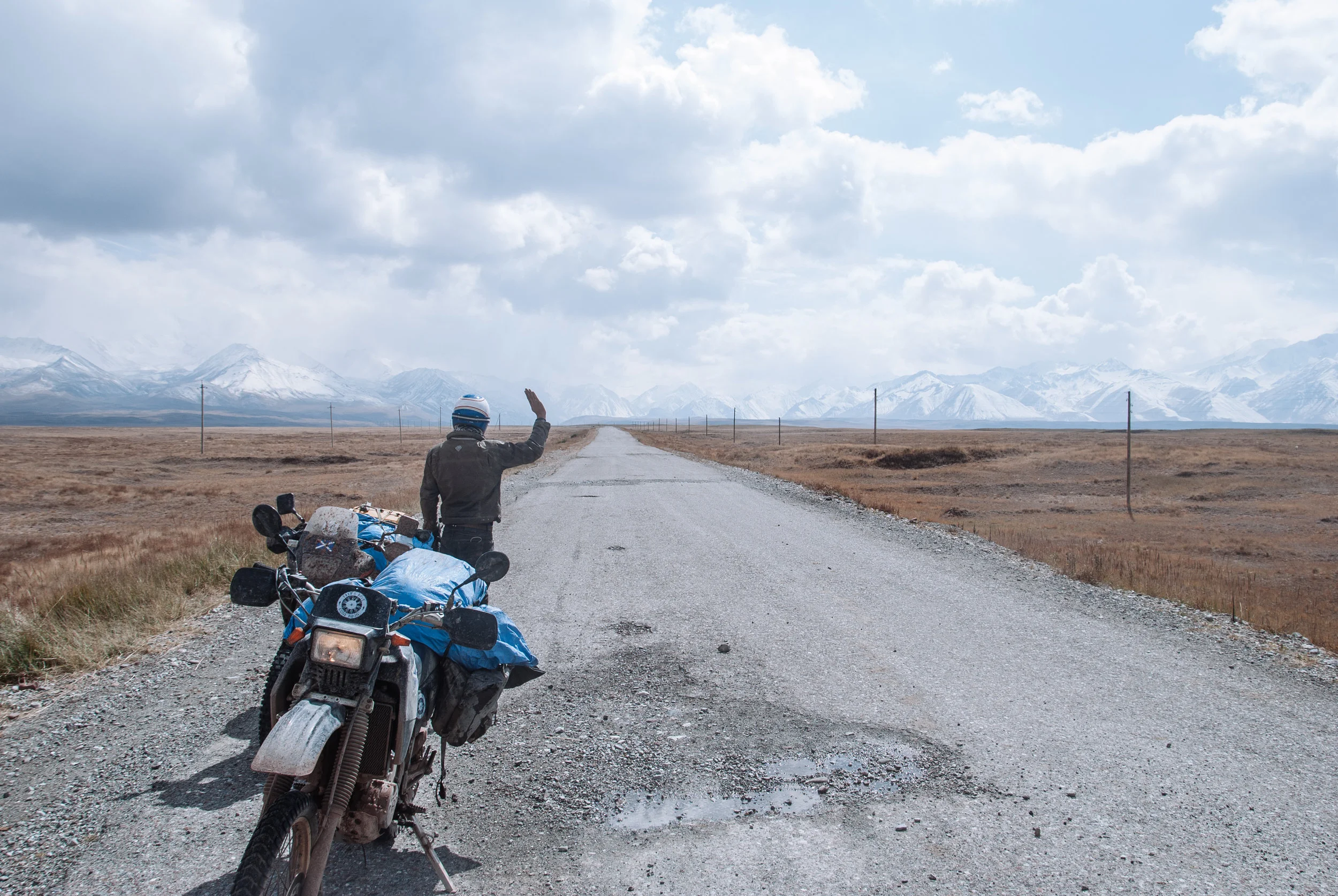 Waving goodbye to the Pamirs