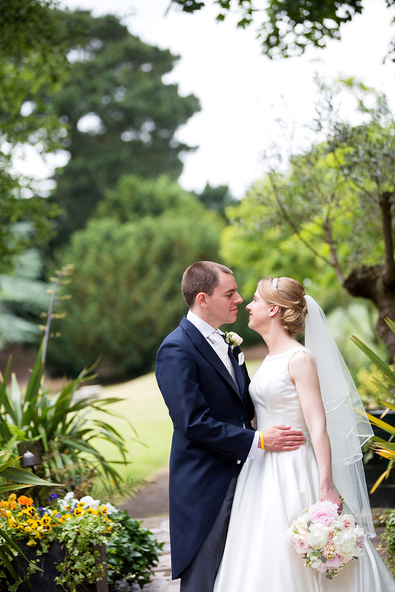 Hampton-Court-House-Wedding-AmyPete-28.jpg