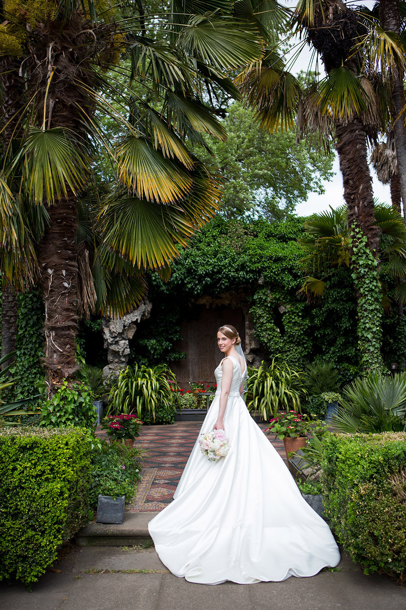 Hampton-Court-House-Wedding-AmyPete-37.jpg