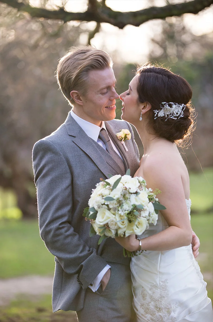 Emma&Rory_Hampton-Court-House_01.jpg