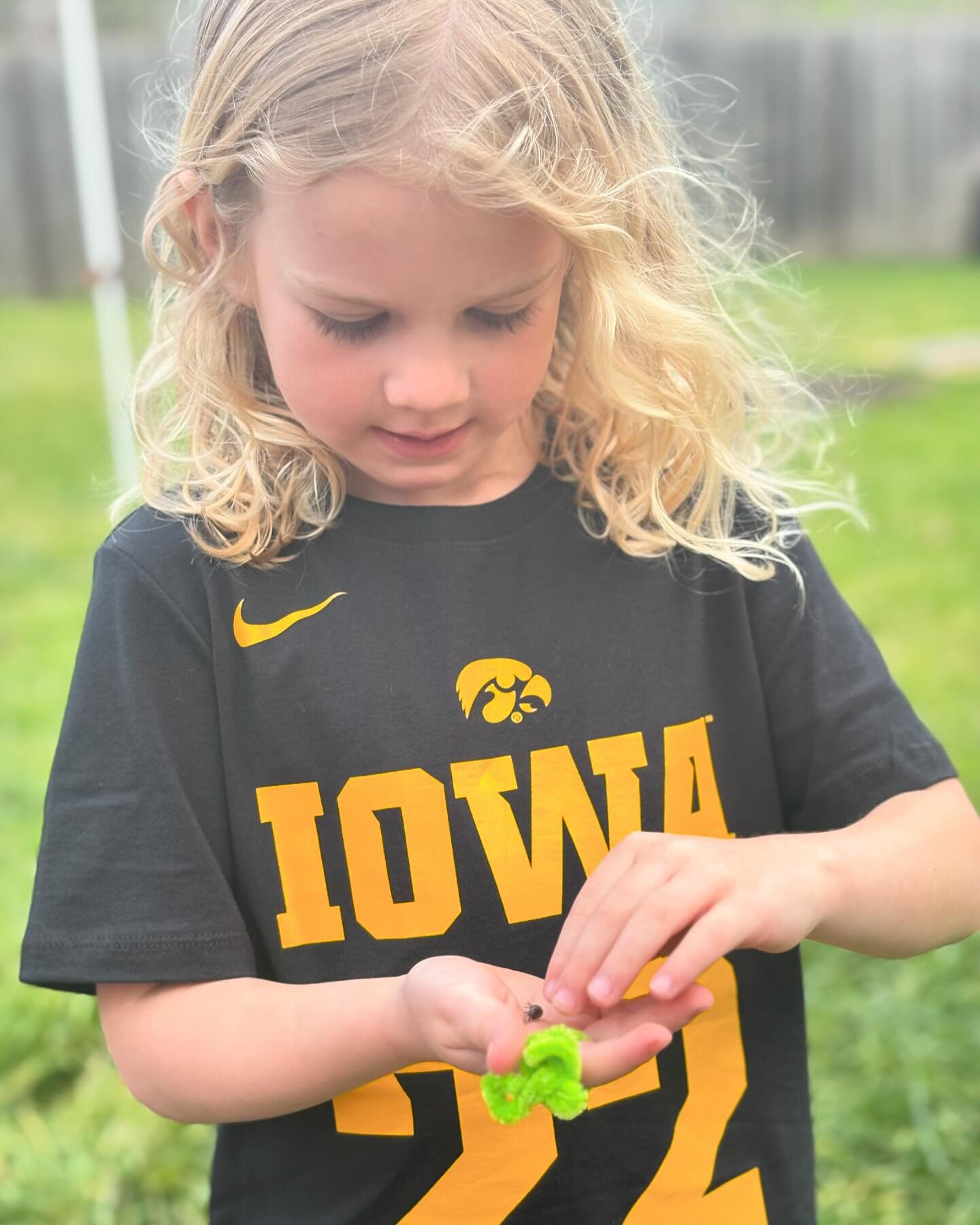 We interrupt IG Quilt Fest to share this picture of Freya. Teaching my Texas girls the ways of #iowawomensbasketball and #caitlinclark. When I was in TX last month we watched games and made laundry-basket 3-pointers. Love that they can see women doin