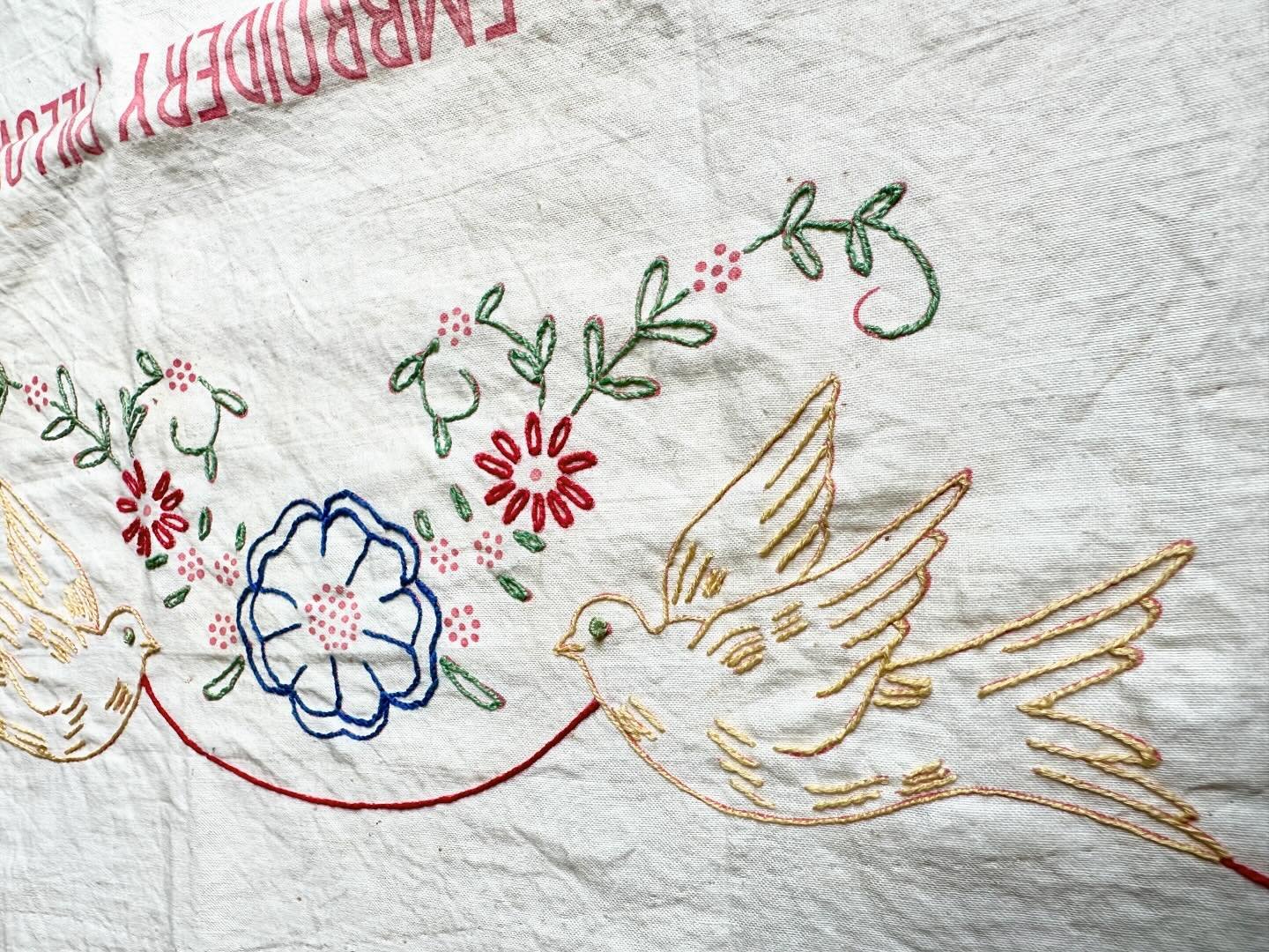 #feedsackfriday Kind of challenging to capture this beautifully embroidered sack&mdash;it doesn't fit well into the IG format. Sent to me by my sweet friend @omieasmus - I've never seen a Bemis sack quite like this before. Whomever embroidered it had