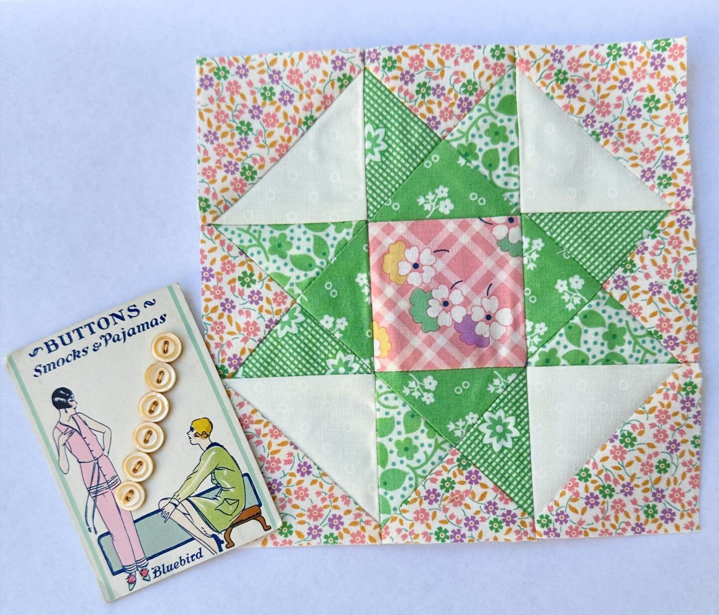 Sneaking in at the end of the day with my Life of the Party Blockheads block by @vchristenson. (Aptly named as she really is the life of the party.) Having fun combining various fabrics in my 30s Playtime line and this my first pink and green block. 