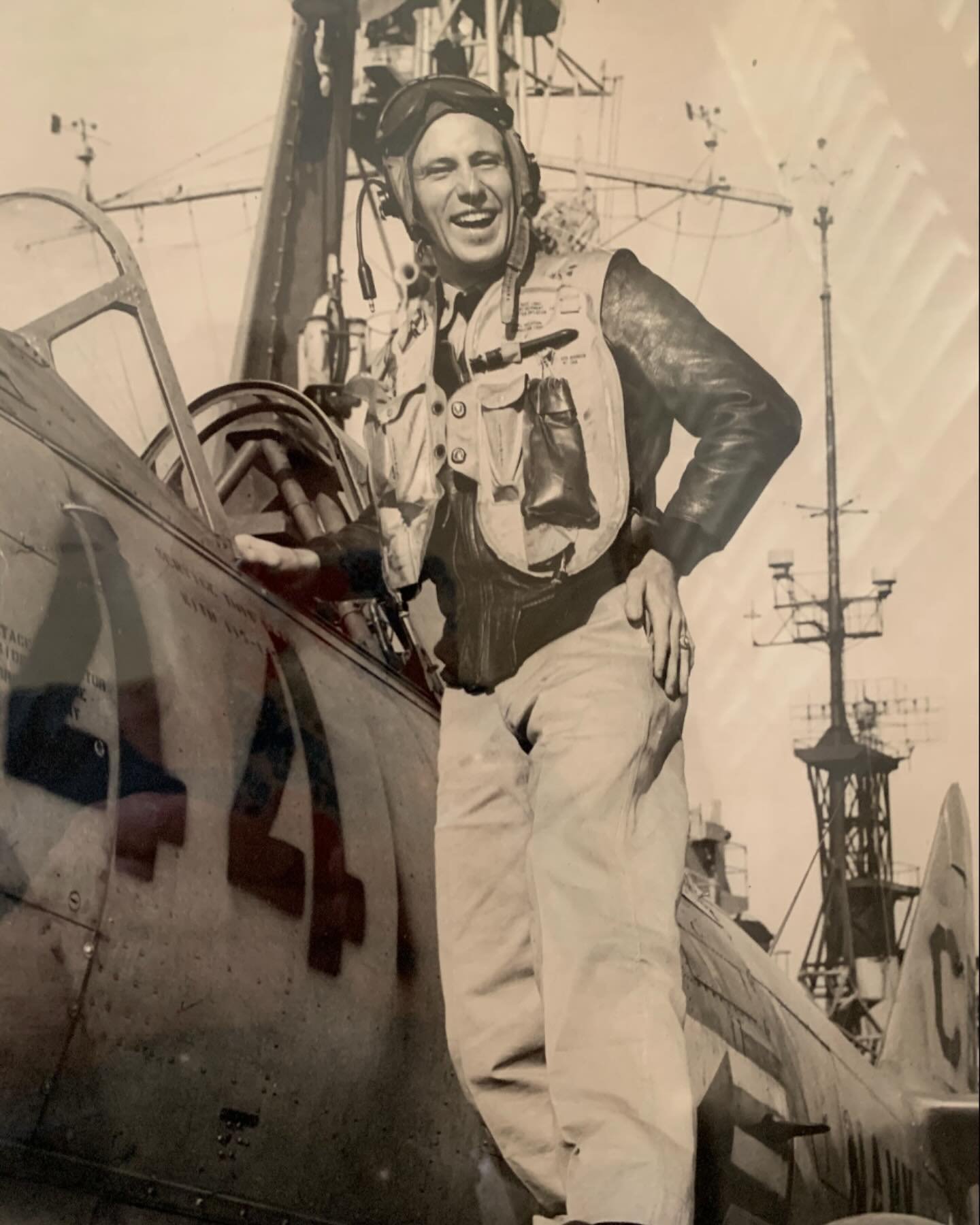 This was my favorite veteran, my dad, USMC aviator Bill Kull. Thanks to veterans for all they give, and to the families of vets for their considerable contributions. #veteransday #usmc #usmcaviator #usmcpilot #dad