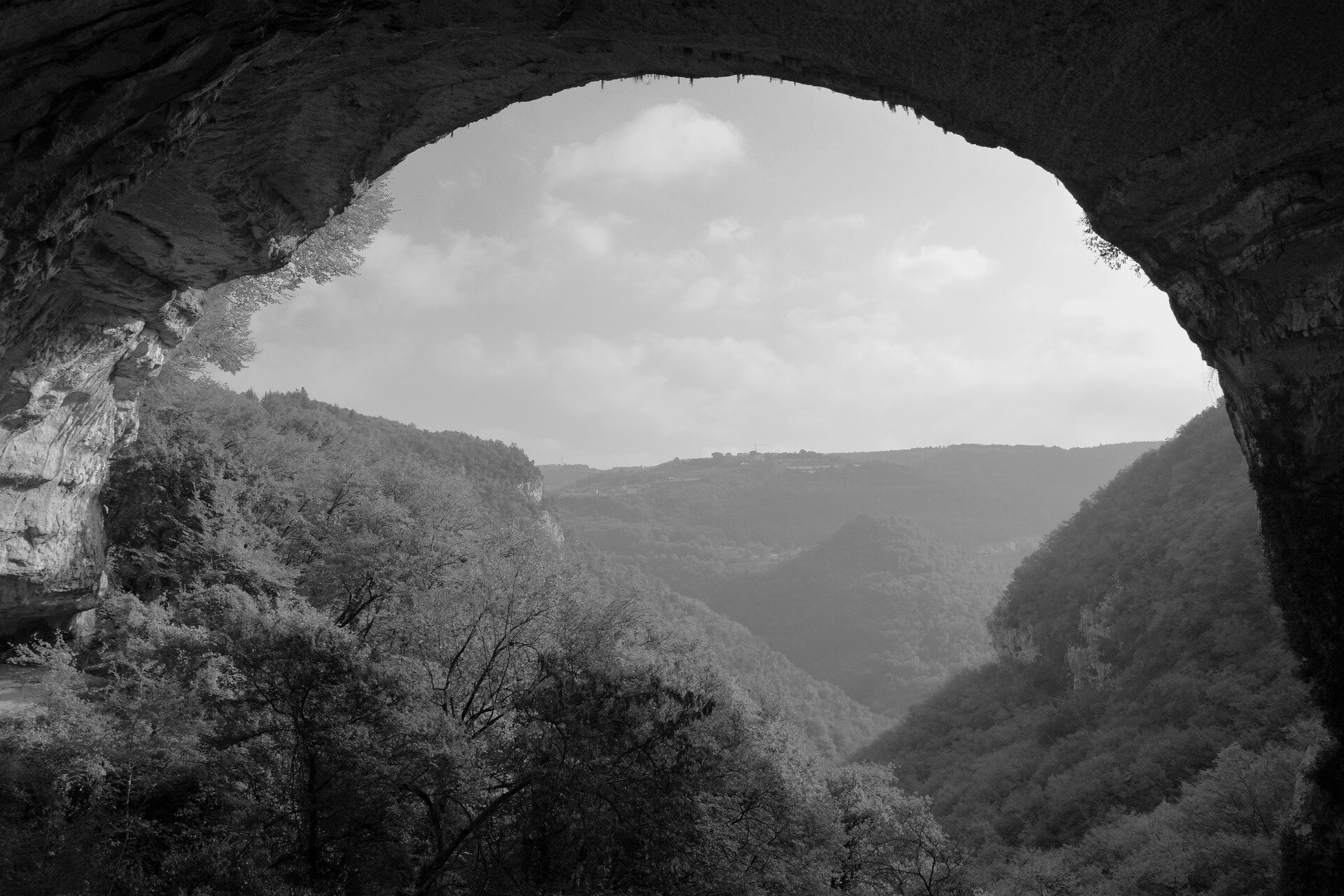 arc-2859037_1920.jpg