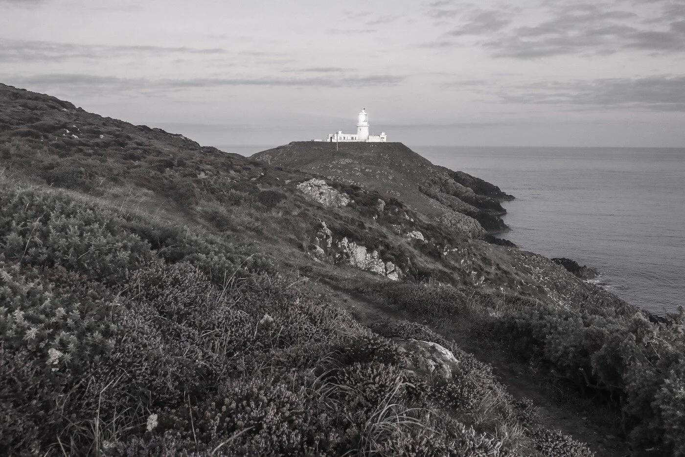 lighthouse-4565299_1920.jpg
