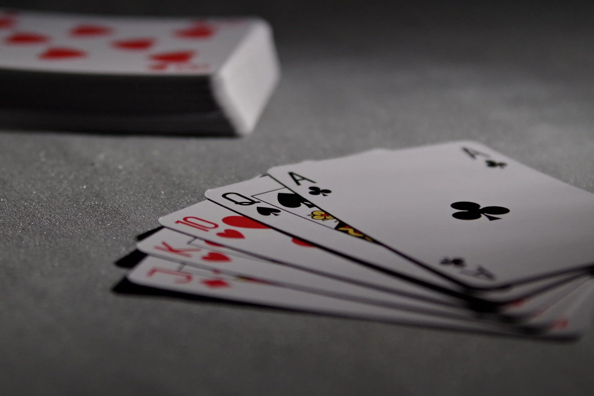 playing-cards-1201257_1920.jpg