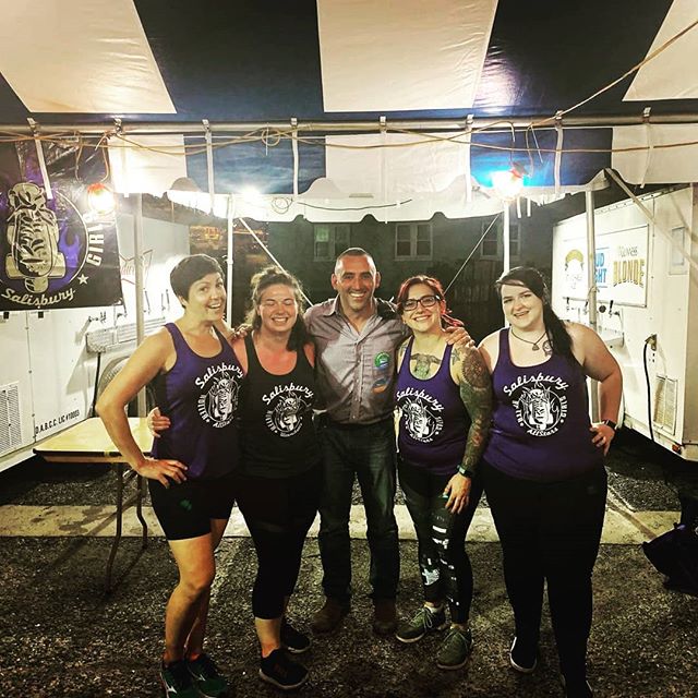 Look who stopped by at the end of our shift last night! Come see us today by the Perdue stage! @jacobrday #salisburyrollergirls #mayorjakeday #nationalfolkfestival