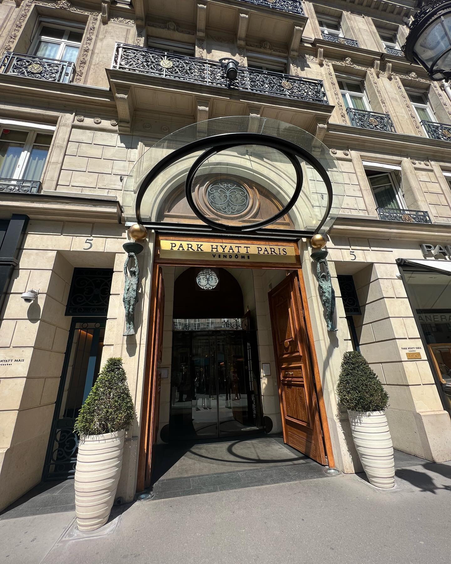 Paris Arrival Day Recap: Upon arrival, we toured the luxurious @parkhyattparis. This five-star hotel is located in a historic Parisian Palace on the famous Rue de La Paix near Place Vend&ocirc;me and Champs-Elys&eacute;es and a short walk to the Oper