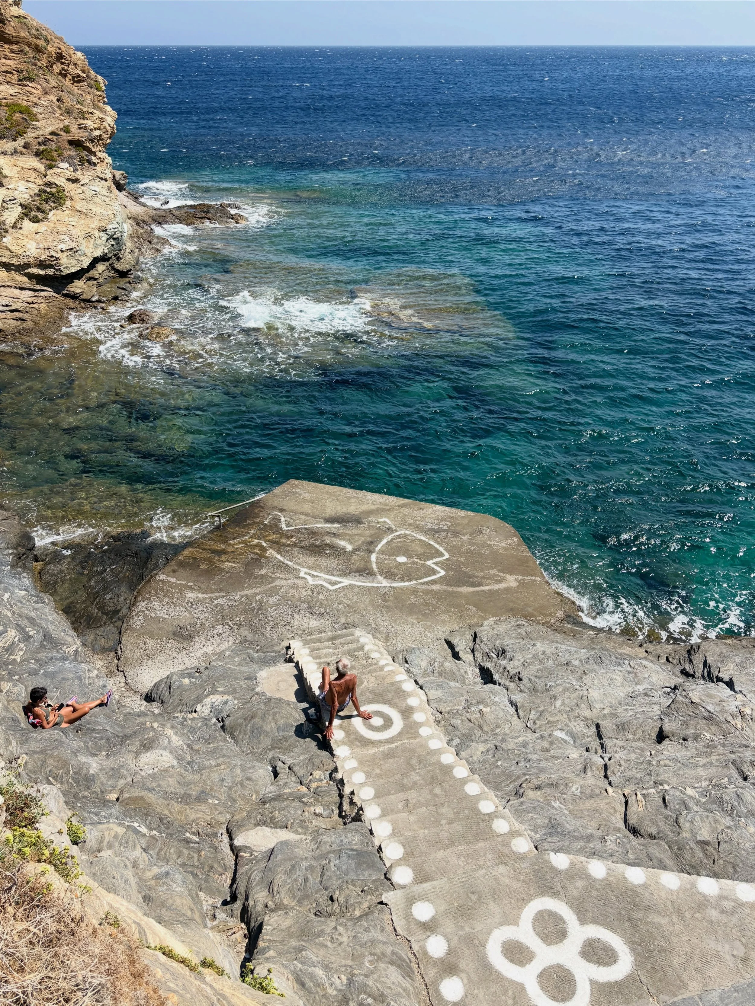 Obsessed with this fishy 🐟

#andros #greece #art