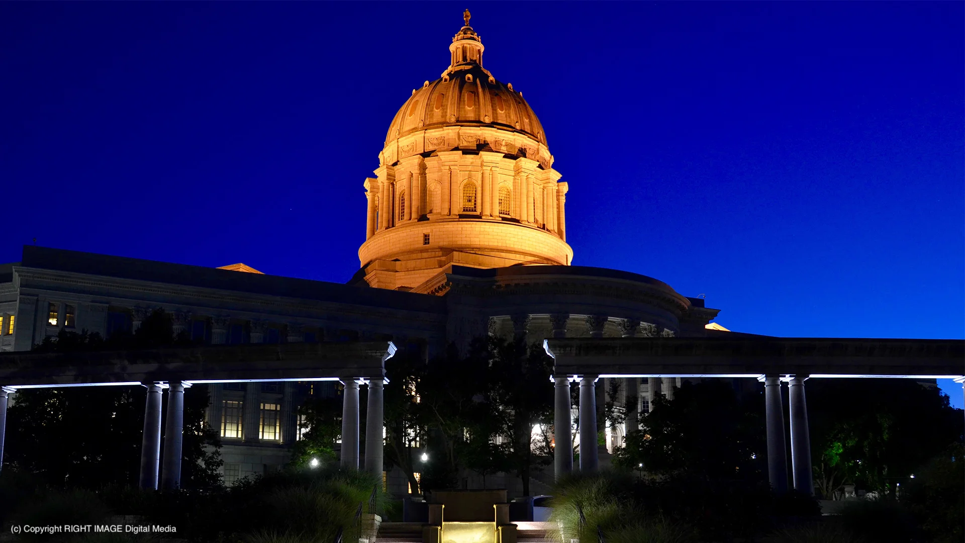 JCMO-0.jpg
