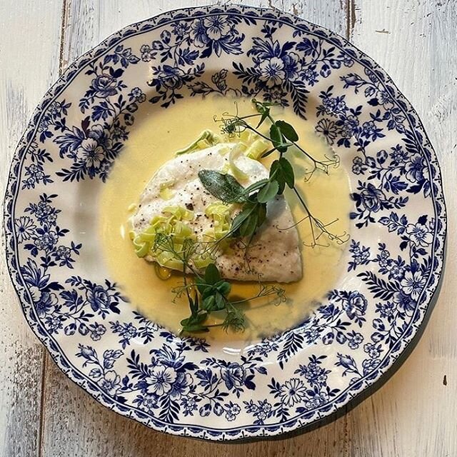 Wishing I made this...and soon I will because my brother @kevindundon the amazing chef is launching a virtual cooking class series. All will be beamed from has a beautiful country house in Ireland, live from the cookery school @dunbrodyhouse_ireland 