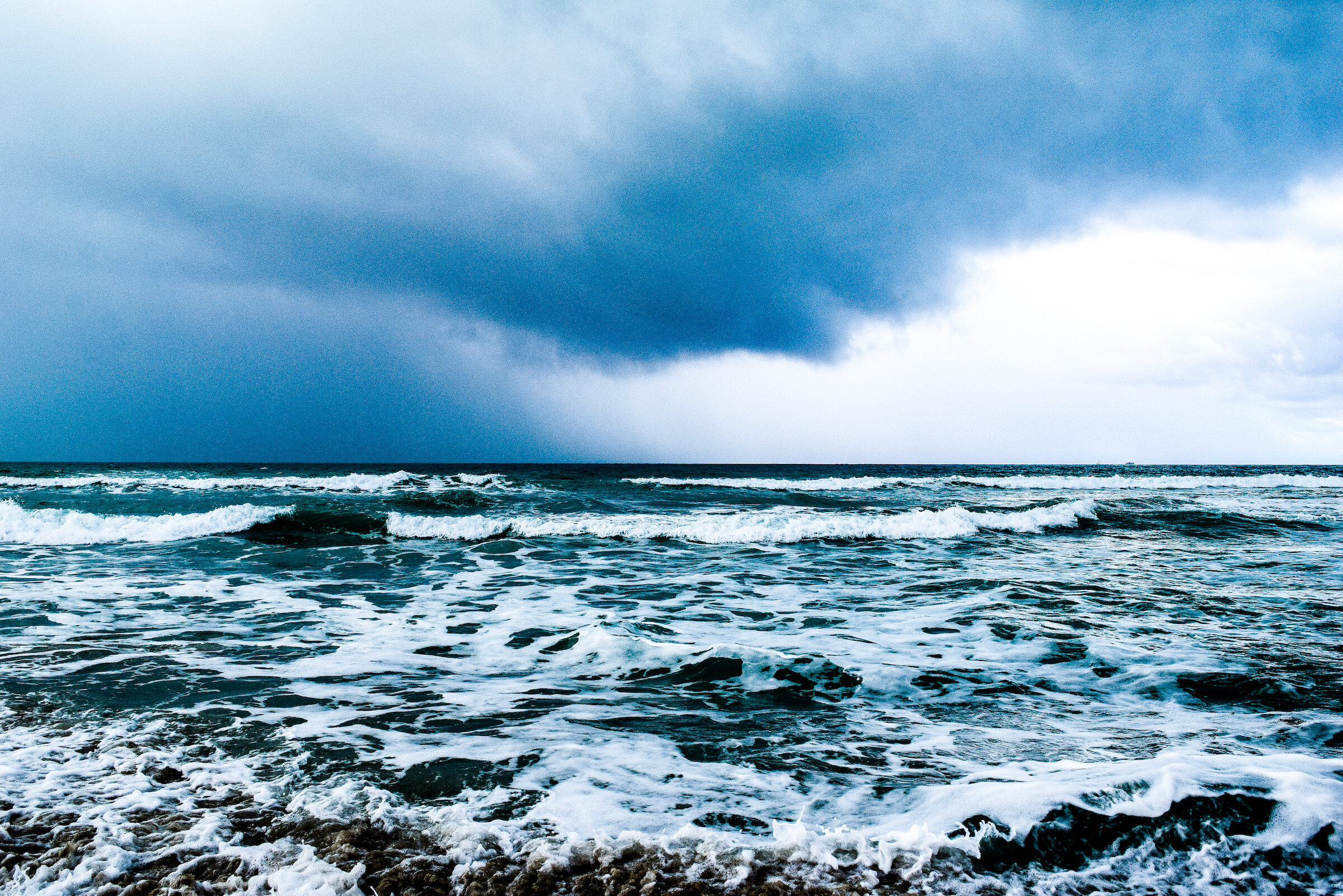 nhung-miami-beach-storm-small.jpeg
