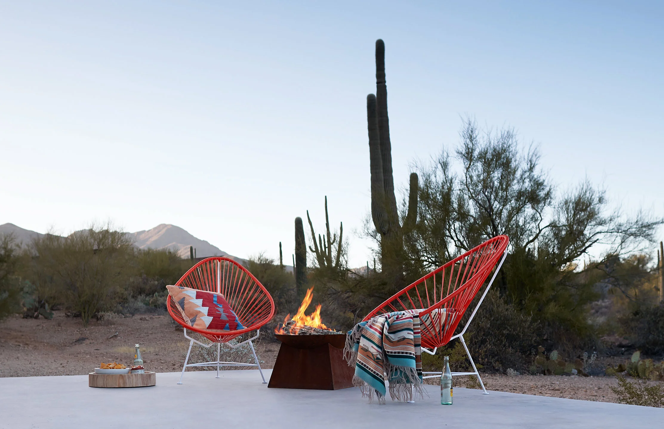 Photo_Home_ModernDesert_10312017_OUTDOOR_LIVING-_GW_2_FIREPIT_Chairs_Firepit_0095_COMP2_jw_v2.jpg