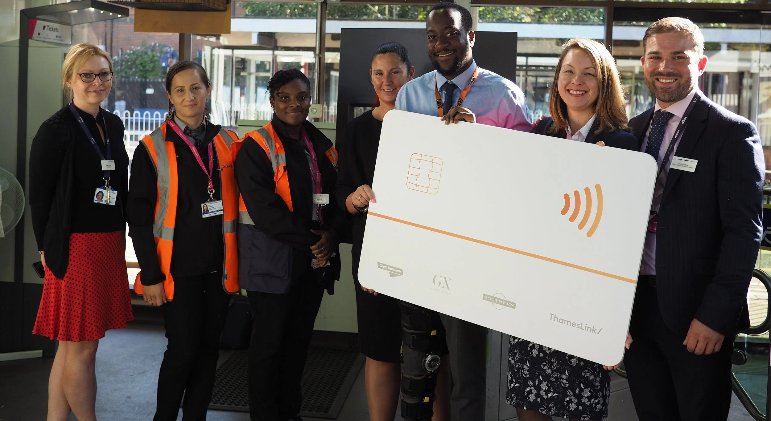 Does this station accept contactless?