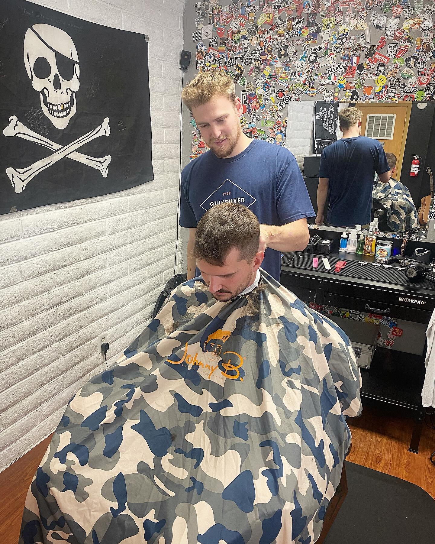 We would like to take a minute to welcome Joe Honomichl @your_boy_joe171 to the shop! His books are open and you can get an appointment with him through the website! 
#AnvilBarberCo #JustABarbershop #barbershop #americanfork #utahcounty #barber #book
