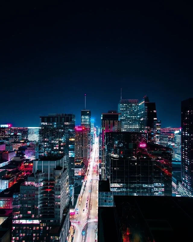 C&rsquo;est pas Time square mais c&rsquo;est pas si mal ---------------------------------------------------- Shot w a Canon 5D mkiii ---------------------------------------------------- #igdaily #ig_masterpiece #igers #agameoftones #artofvisuals #ill