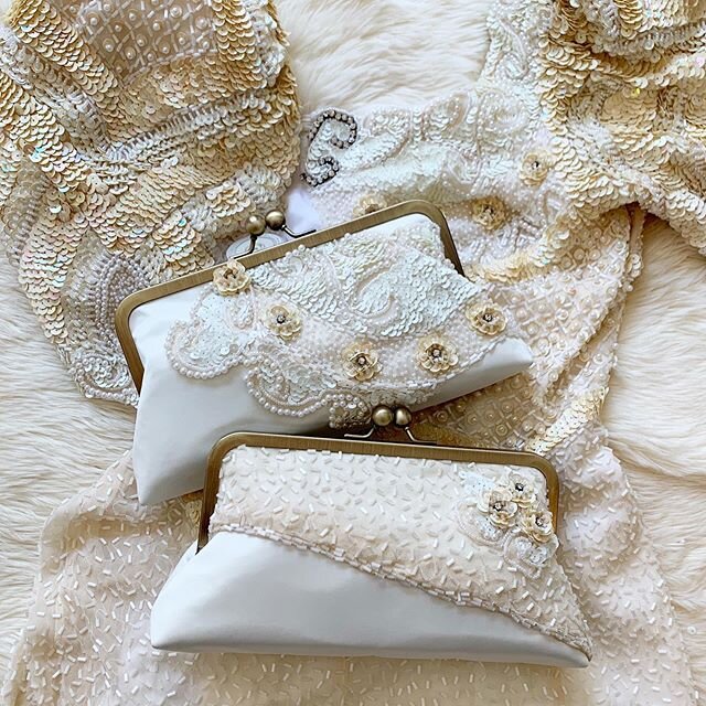 ❄️ winter whites ❄️ .
yes, I still made heirloom wedding clutches this season as well and can’t wait to show you more in the new year! This set was for 2 sisters, one was a bride, made from their mom’s gorgeous, entirely beaded wedding dress! It was 