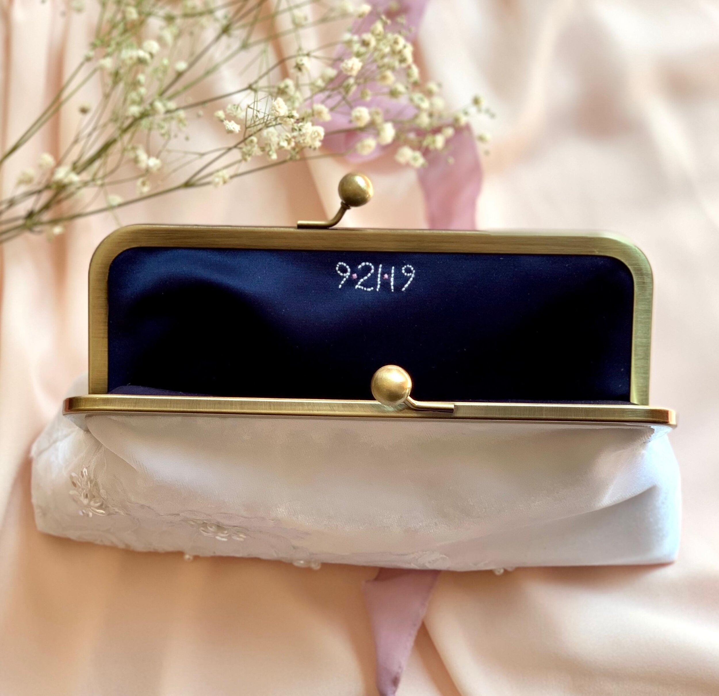 wedding purse with wedding date inside.jpg