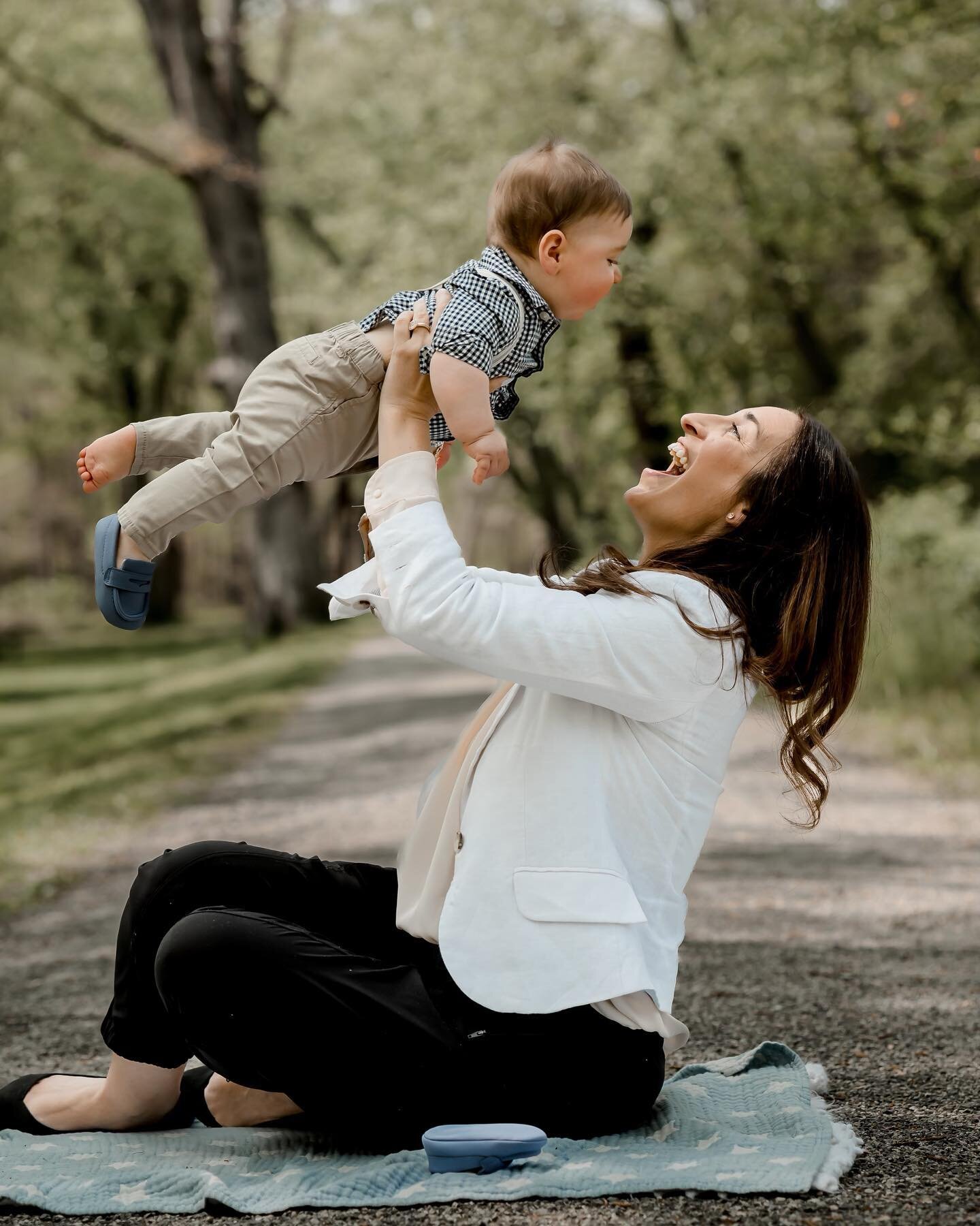 Not me hijacking Teddy&rsquo;s 6 month photo shoot 😂
.
Thank you @ame_photography123 for the sneak peek and best Mother&rsquo;s Day gift!