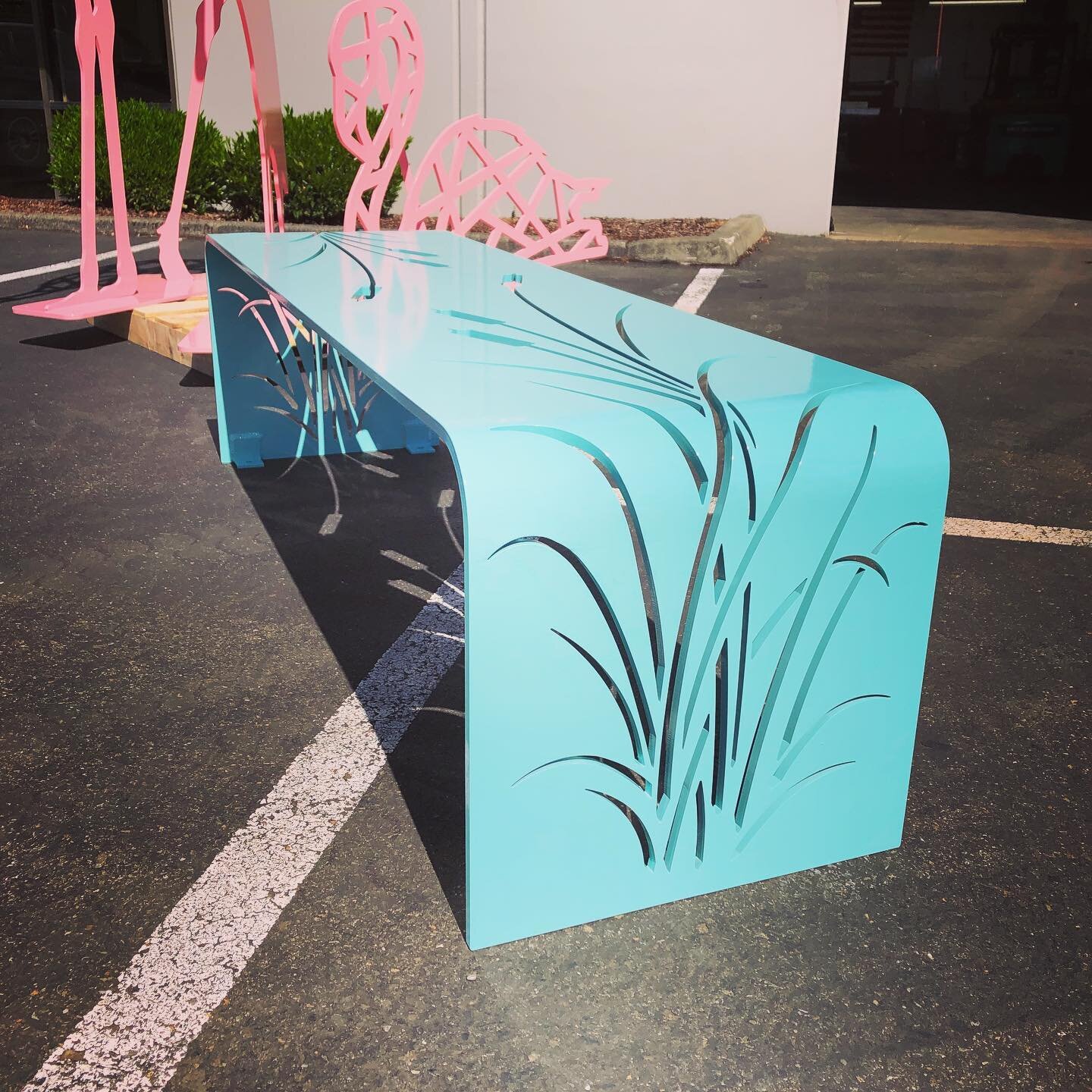 Absolutely love how these benches came out. Who needs some for their garden?

#customsculpture #metalsculpture #architecture #architecturaldesign #archetecturalmetalwork #fabrication #landscapedesign #flamingo #benchdesign