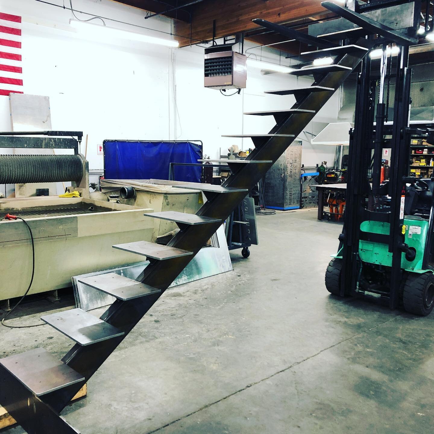 This staircase is making me think we need a rooftop deck.
#architecture #interiordesign #steel #steelfabrication #custom #metalfabrication #welding #architecturalmetalwork #stairs #stairdesign #stairwaytoheaven