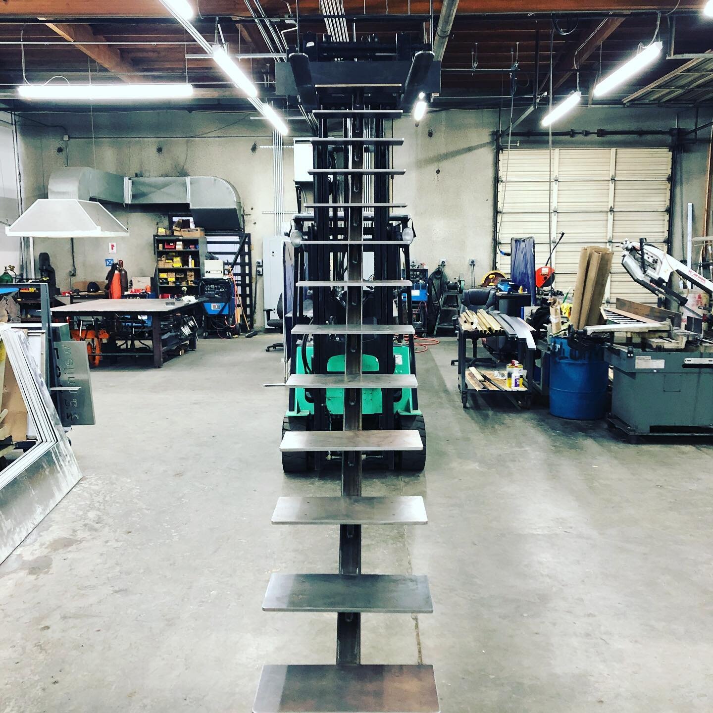 Detailed shots of the latest staircase.
#metal #steel #stairs #metalfabrication #fabrication #design #interiordesign #custommetalwork #welding #waterjet