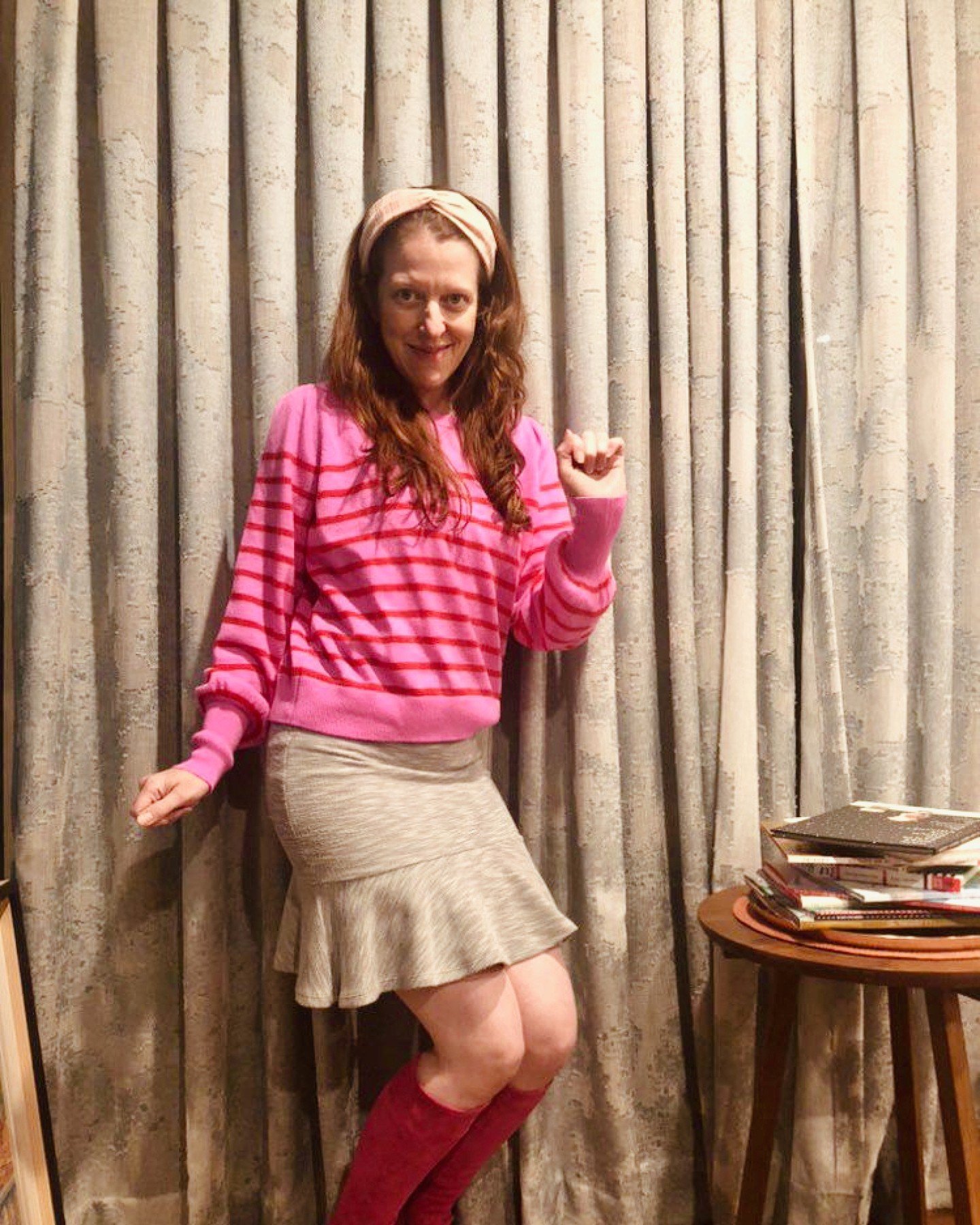 Ellisha absolutely rocking this hot pink ensemble! 💘

Knit: Eloise Sweater in Lipstick by Alessandra 
Boots: Sari Stretch Microsuede Knee High Boots by Top End

Have you noticed that not only are the sweater and boots matching; but the skirt and the