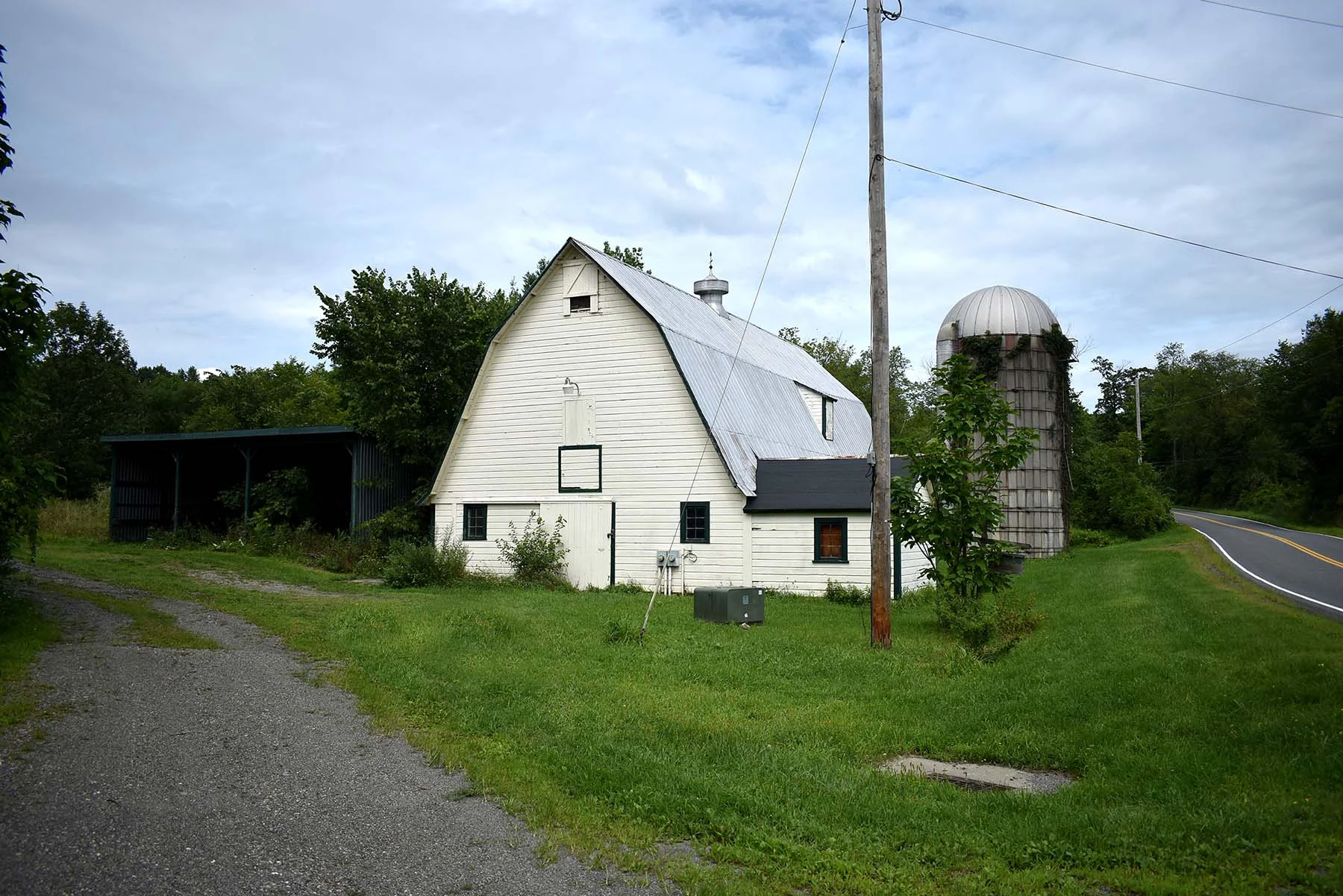 smallbarn.jpg