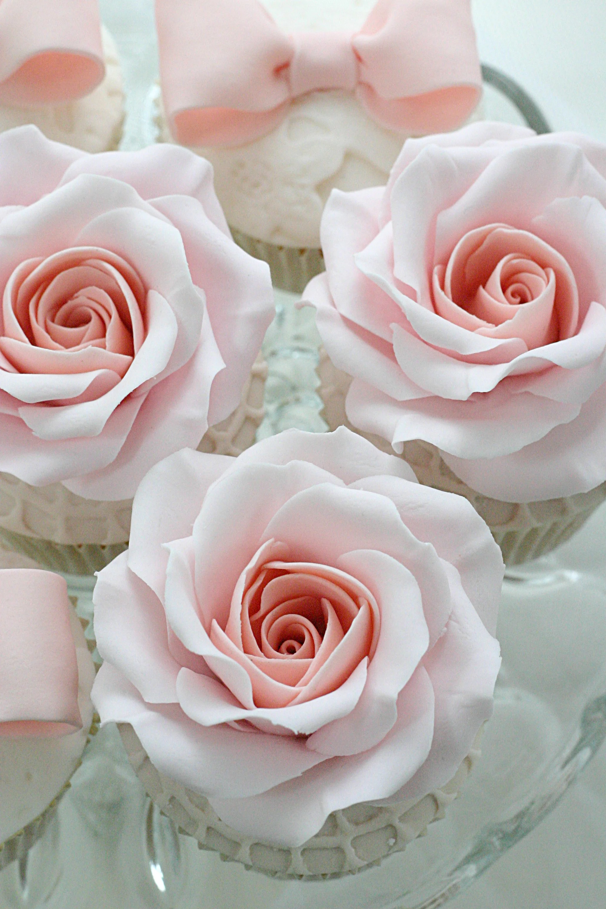 Close up of Leslea Matsis wedding cake