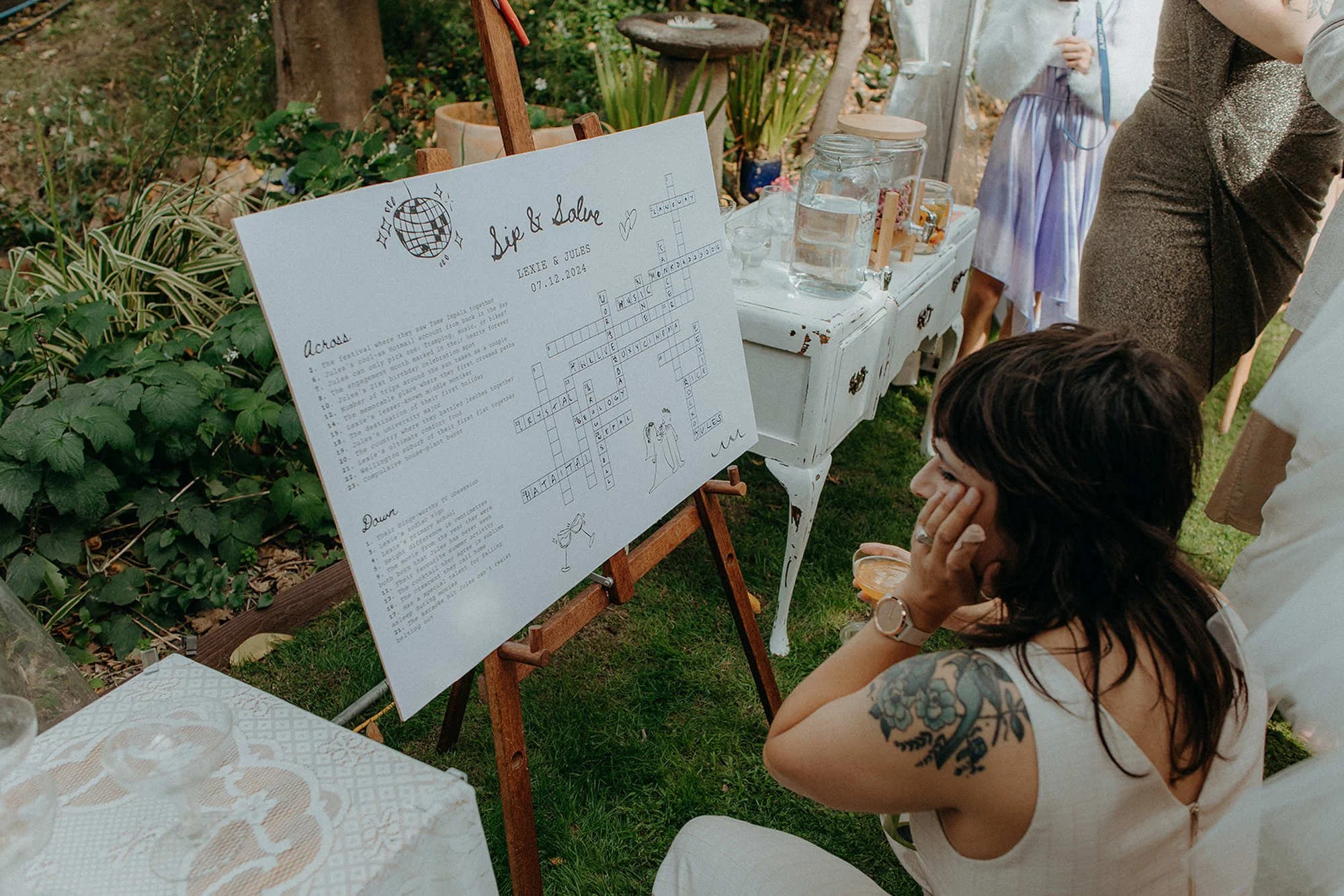 easel with puzzle.JPG