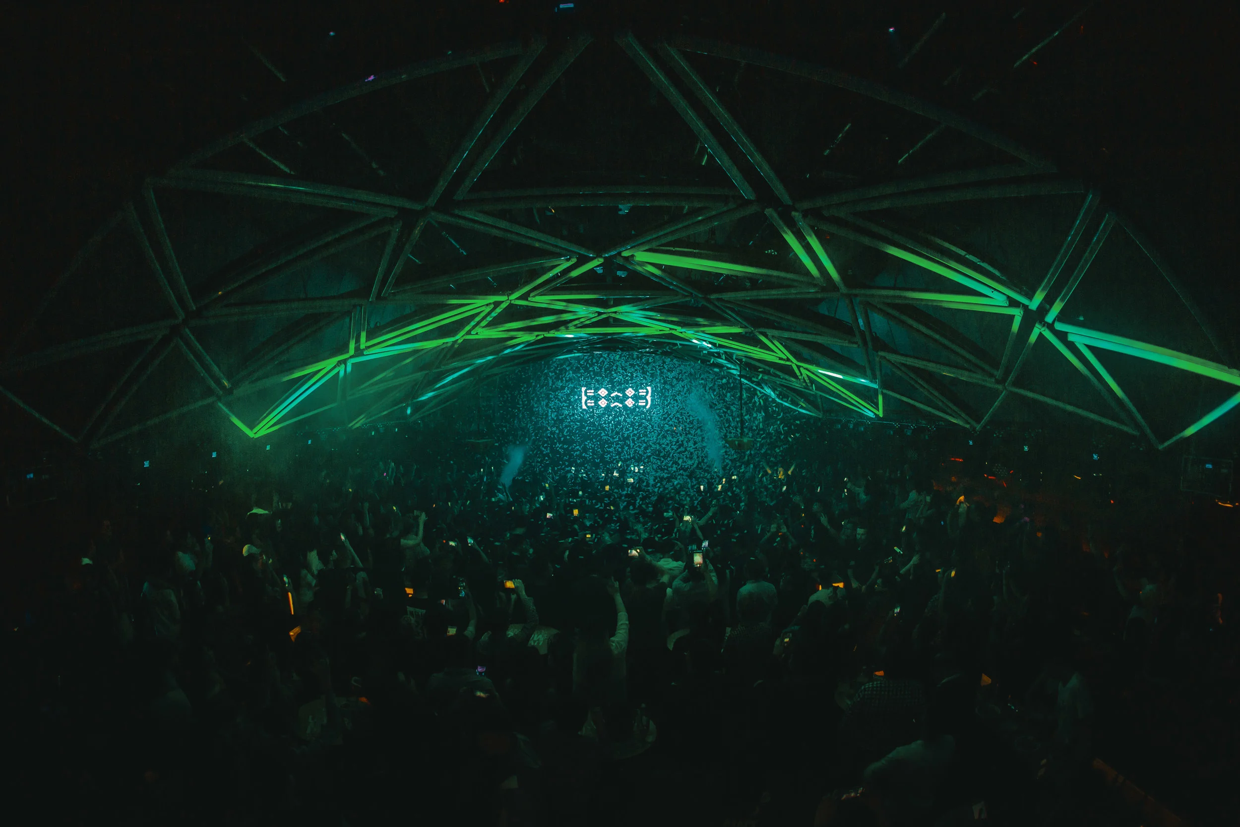  The interior of Zouk KL was transformed with the Heineken® green vector rooftop to give fans a cutting-edge visual experience at Heineken® Live Your Music presents Porter Robinson 