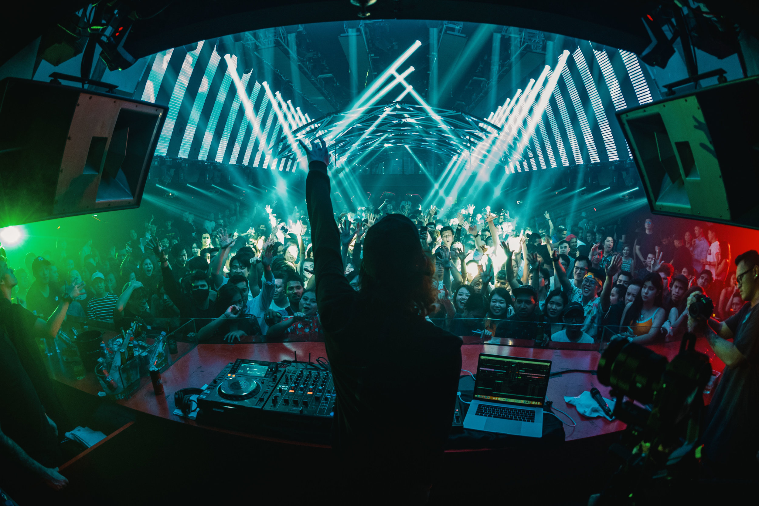  Heineken ® transformed Zouk’s mainroom for one night only with a huge light installation and fans partied the night away with Porter Robinson at Zouk KL, supported by homegrown music icons BATE and DJ Radz.   