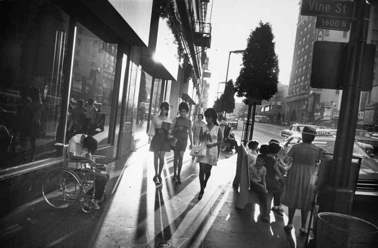 Winogrand_Street-13-760x499.jpg