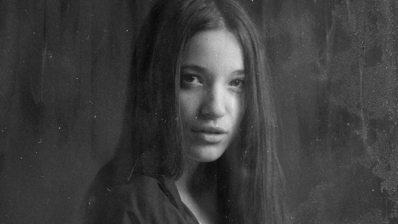 13_096-02c-bw_redfilter_195_110.jpg