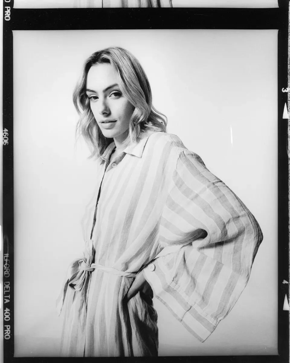 @olga_ntalla | darkroom print on Ilford Multigrade paper, from a medium format Ilford Delta 400 film

@dmodelagency

#analog #film #mediumformatfilm #6x7 #MamiyaRZ67 #mediumformat #Ilford #IlfordDelta400 @ilfordphoto #IlfordMultigrade #darkroom #make