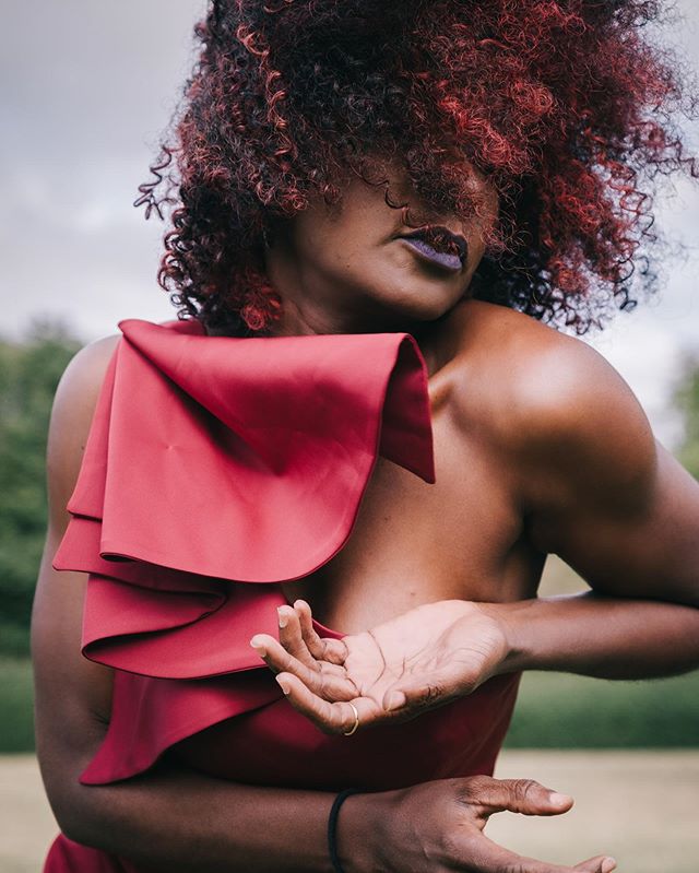 The dancing queen.
That day was special. We met at 6 in the morning to catch the sunrise light...clouds and wind both decided to be there too 😜.
No matter what we've captured  some really nice dancing moves for a video clip I'm working on and at the