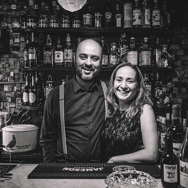 Filipa and Pedro...at work!
&bull;
&bull;
&bull;

#dimicology #streetphotography #instastreet #eyecontact #people #bar #pub #outoftime #shadow #noiretblanc #noir #lightandshadow #light #blackandwhitephotography #ombreetlumiere #blackandwhite #noiretb