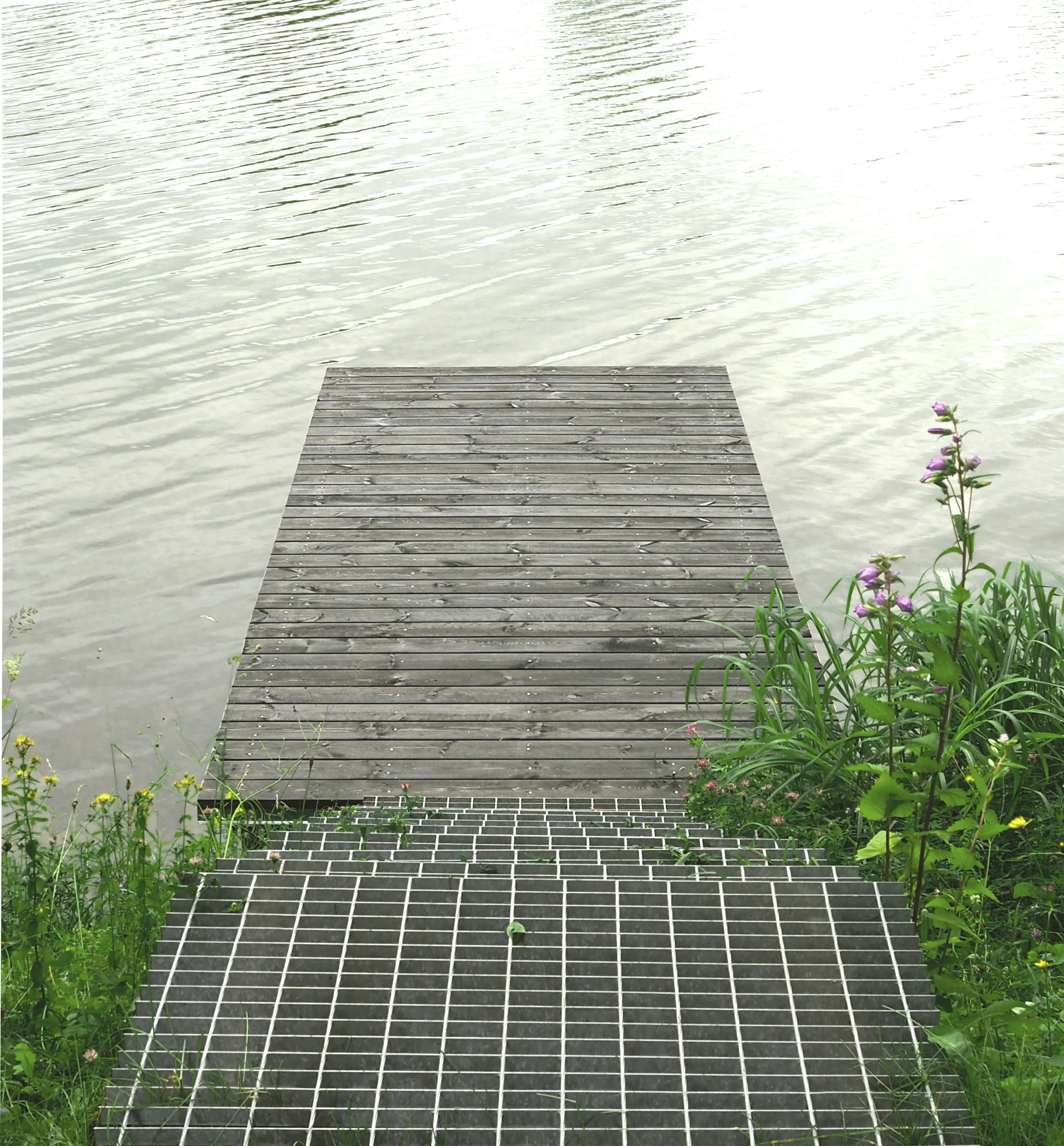 GARDEN BRIDGE FRONT VIEW web.jpg