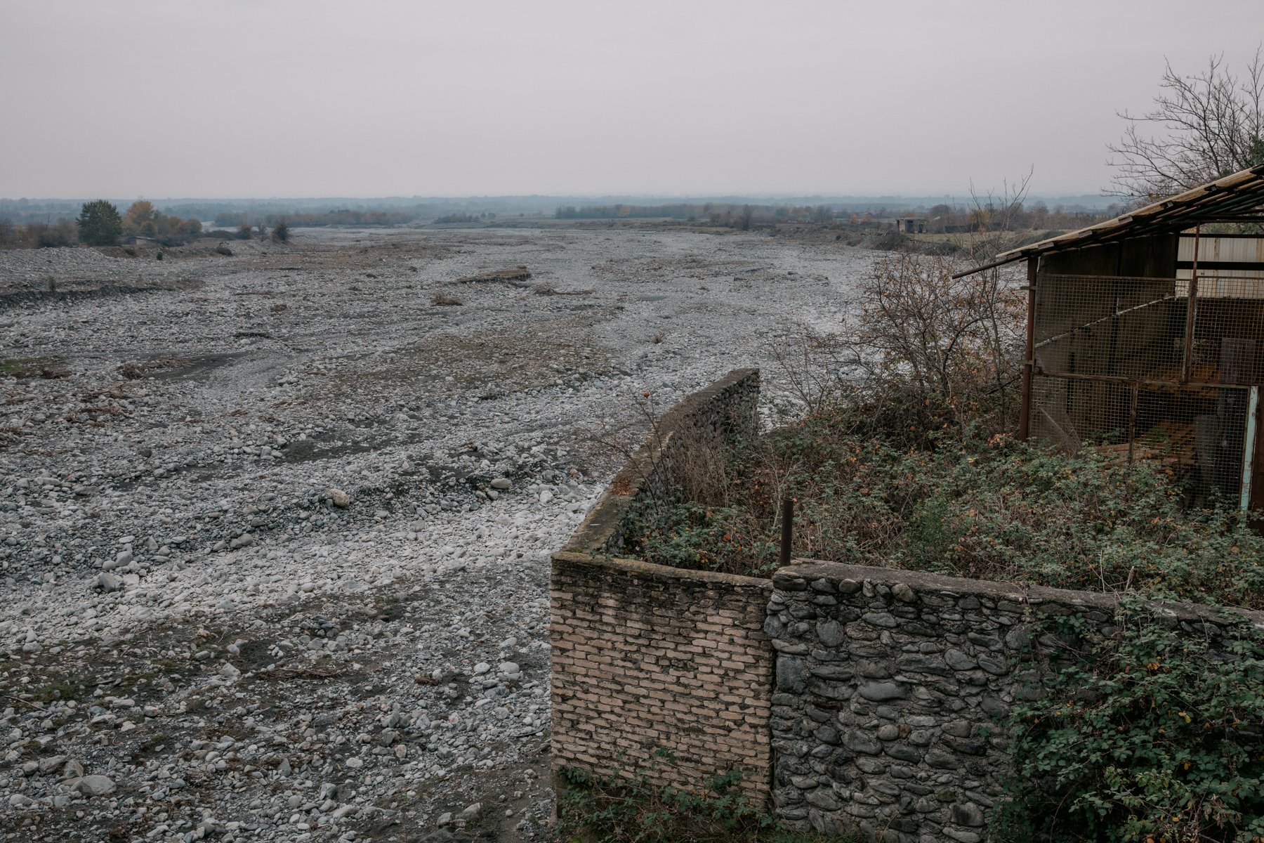  Many of the rivers that feed the Alazani, such as the Lagodekhiskhevi, dry up during the winter. In spring, as the snow begins to melt in the Caucasus Mountains, they come alive once again. 