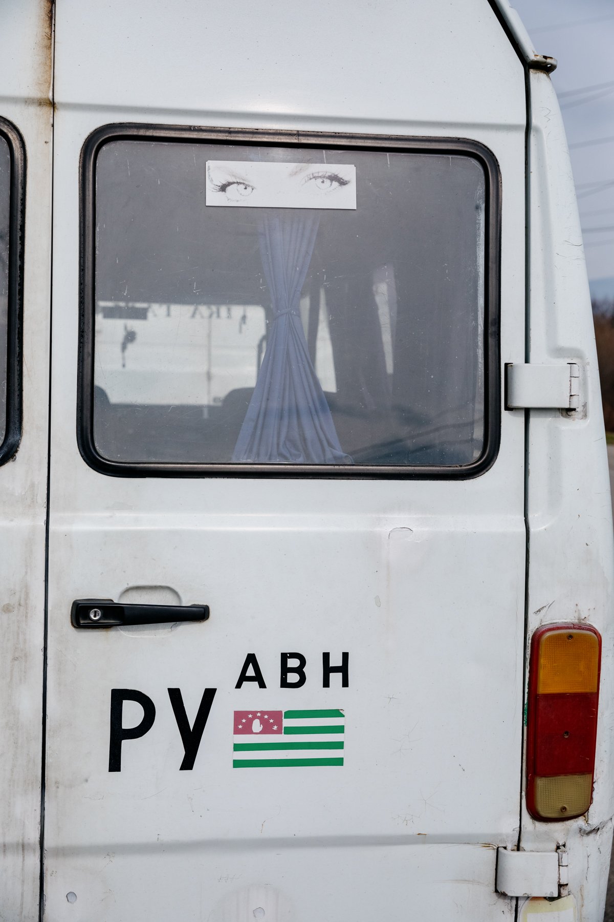  Private minibuses provide transport across the Enguri Bridge for 1 lari. Only vehicles with Abkhaz-issued number plates are permitted on the Abkhazian side. 