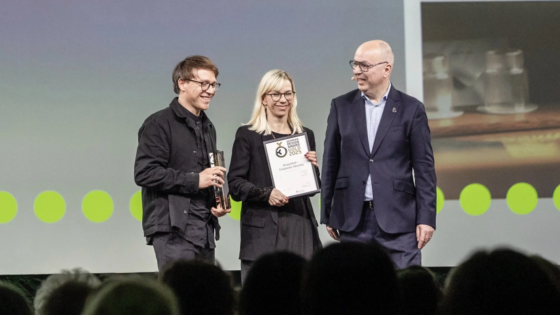 design-awards-studio-senseday-branding-design-sensory-branding-designagentur-wien-germandesignaward-adc_03.jpg