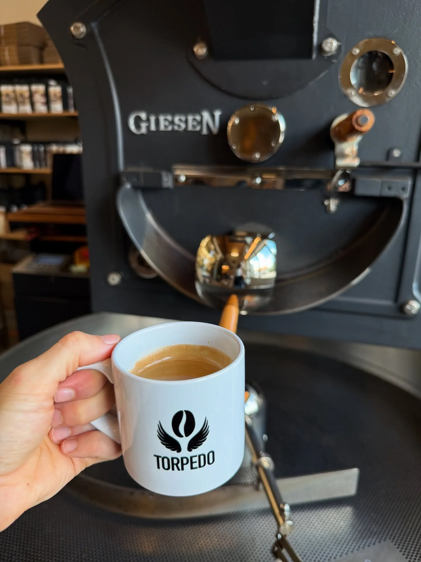Nos mugs Torpedo sont arriv&eacute;s! Pour espresso, caf&eacute; long et americano // Our Torpedo mugs have arrived! For espresso, lungo and americano ☕️🎬🤩 @southfilmsprod @slb_groupe_soulfilm @alexlaugier @sebroussin