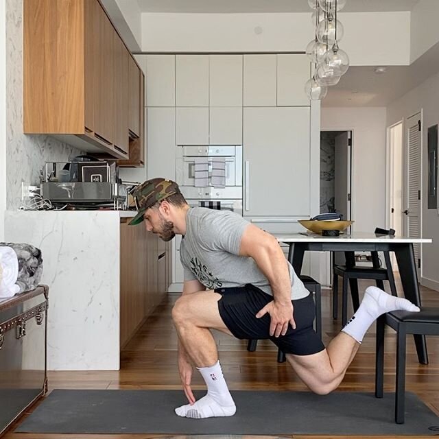 Be Proactive 🙌
.
.
HOMEWORK 📚 💪
.
.
🔴First move 20 reps on each leg into ➡️Second move 20 pushups into ➡️Third move 20 reps . Rest 90 seconds . Repeat circuit 4 times 👍
.
.
🔴First move - great for legs and Glutes 🔥 . Second move - great for ch