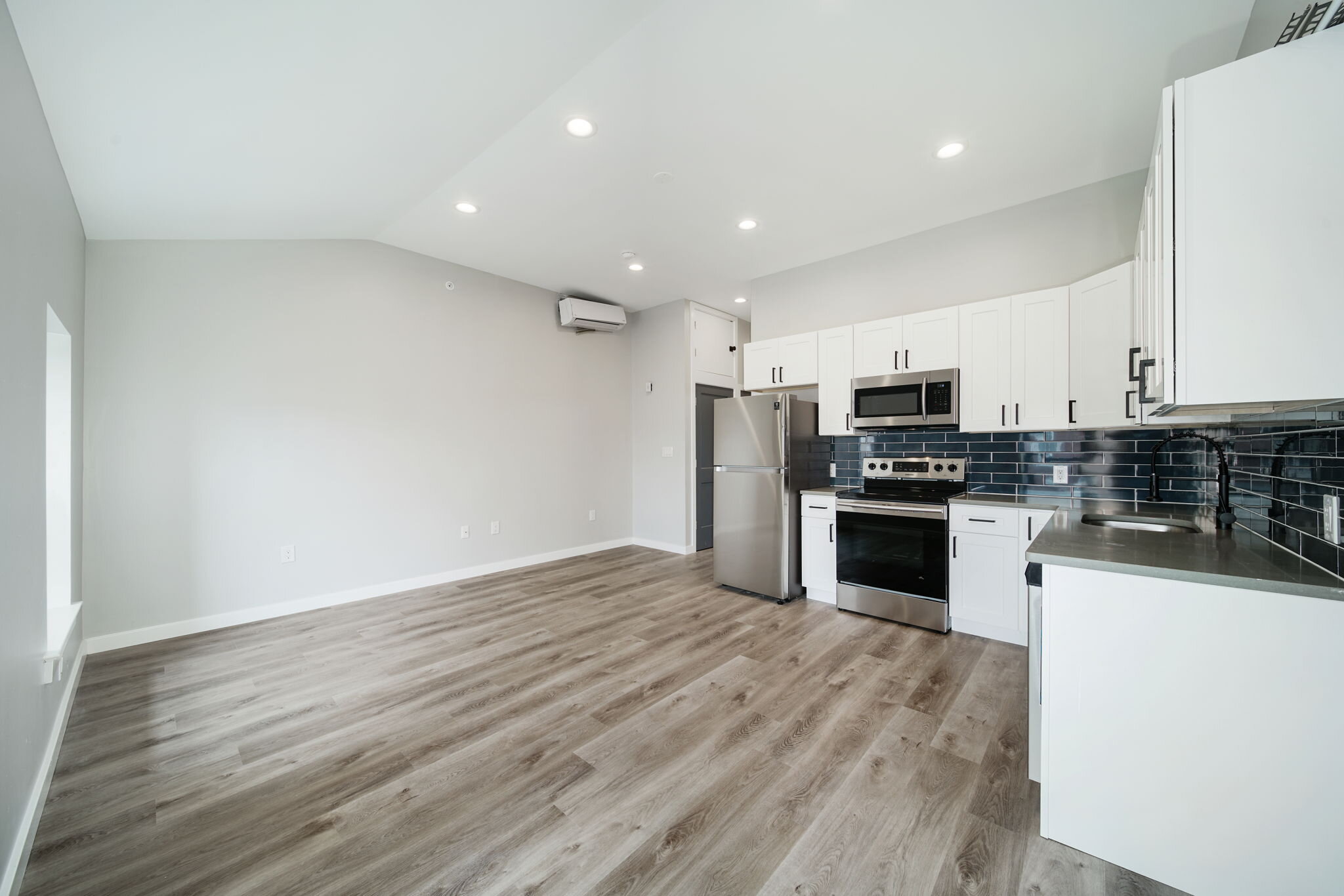 19-web-or-mls-1764 Frankford Ave-Full-19.jpg