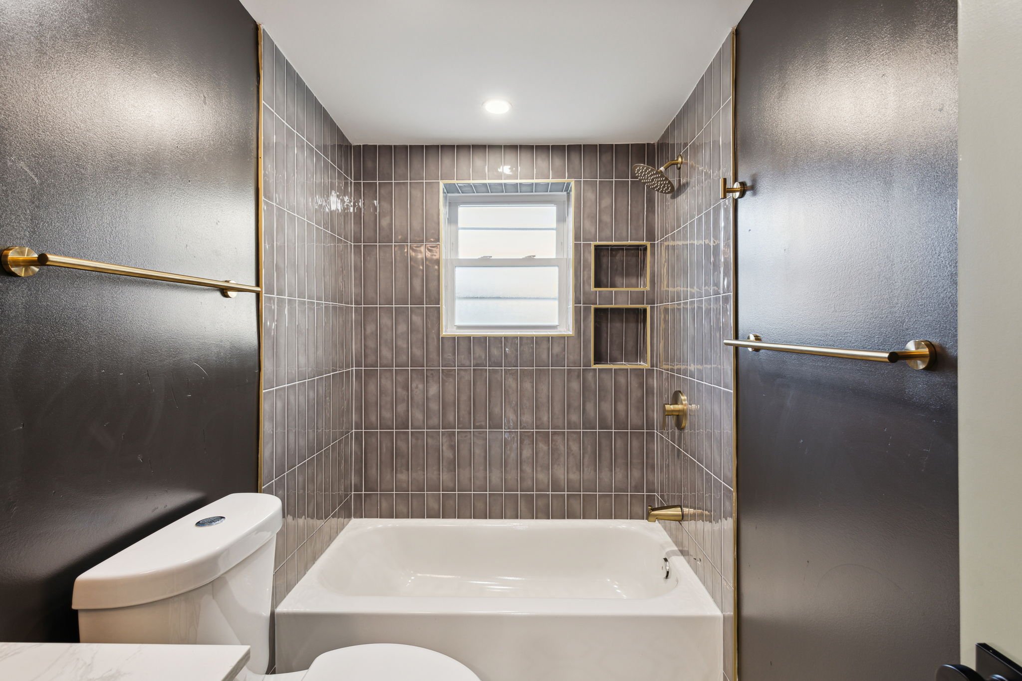 11-web-or-mls-2246-taggert-st.jpg