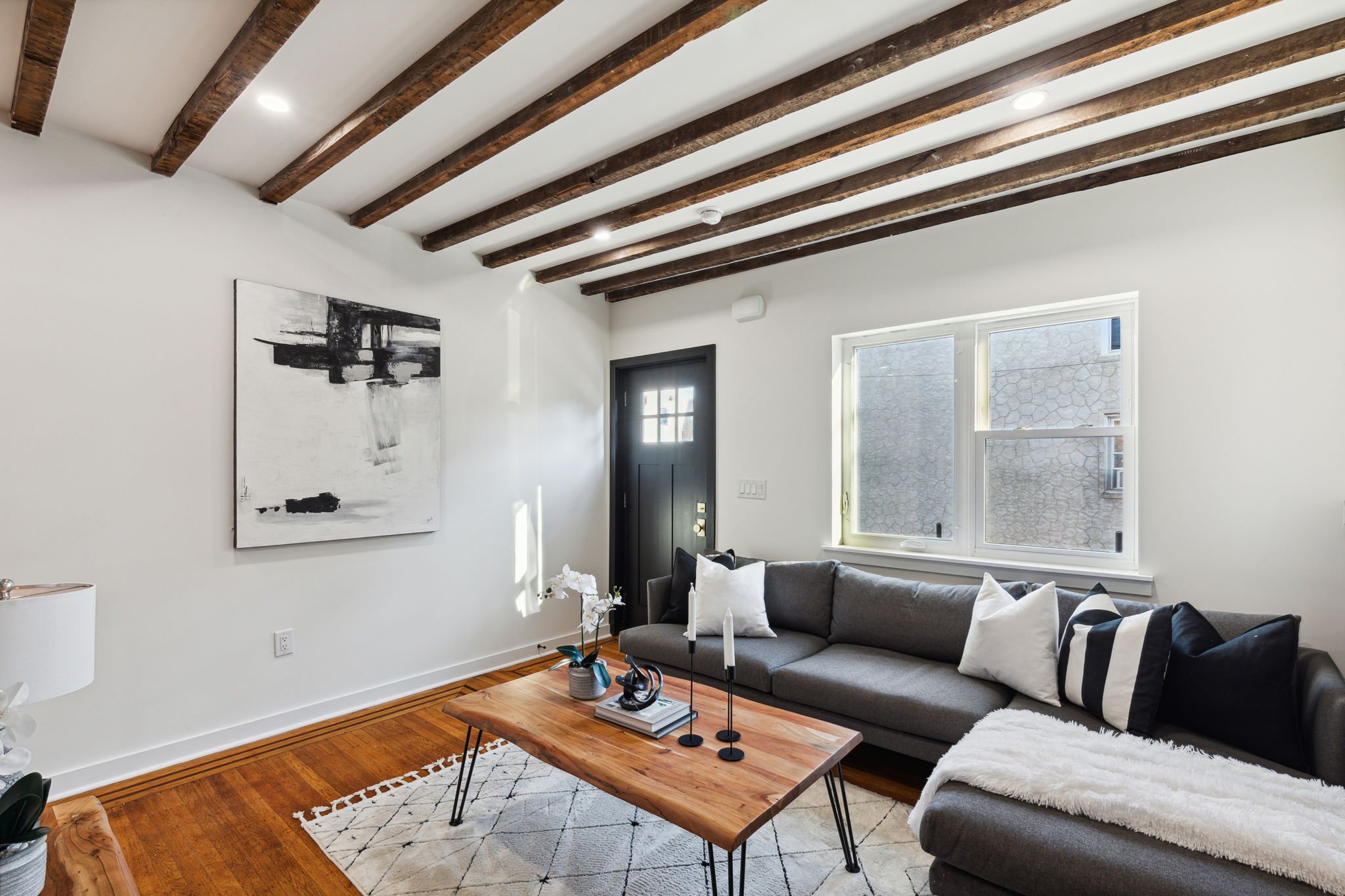17-web-or-mls-2246-taggert-st.jpg
